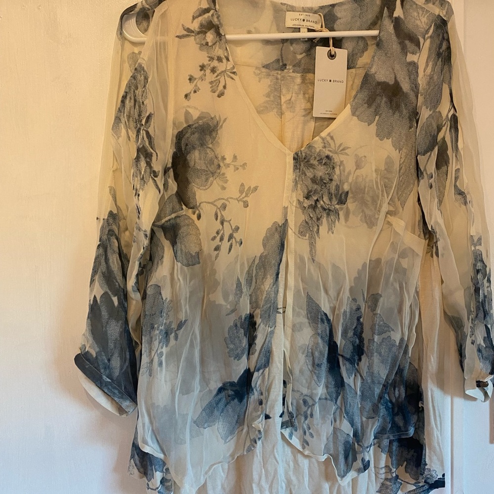 Lucky brand blouse size M